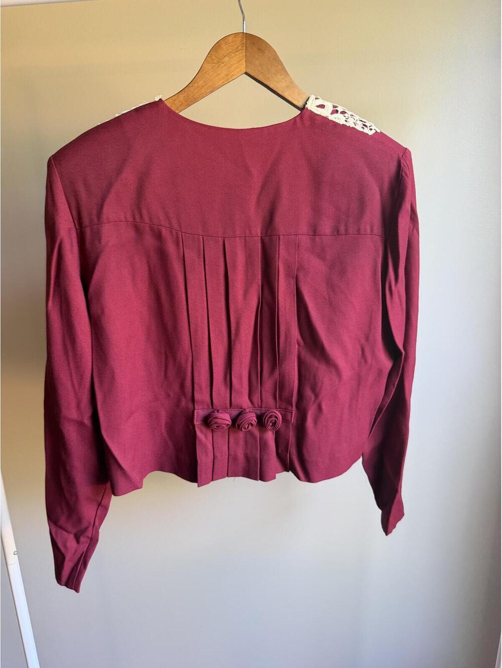 Jeffrey & Dara vintage 80s button up lace collar crop jacket with rose details - Picture 4 of 8